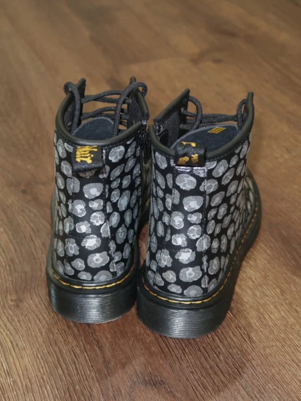 New Girls Dr. Martens Junior 1460 Leopard Hydro Leather Lace Up Boots 2 Youth 2Y